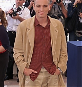 2001-05-07-54th-Cannes-Film-Festival-Moulin-Rouge-Photocall-032.jpg