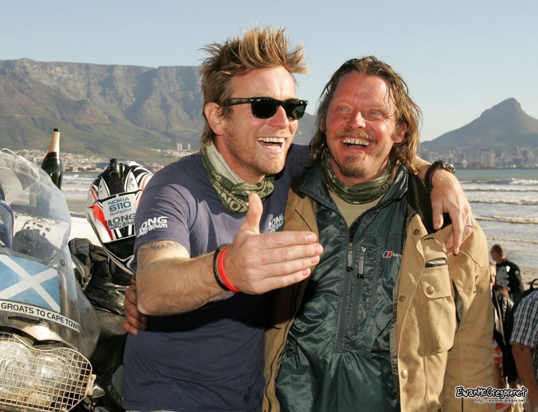 2007-08-04-Ewan-McGregor-and-Charlie-Boorman-Arrive-in-Cape-Town-056.jpg