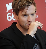 2009-09-08-66th-Venice-Film-Festival-The-Men-Who-Stare-At-Goats-Photocall-007.jpg