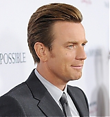 2012-12-10-The-Impossible-Los-Angeles-Premiere-115.jpg