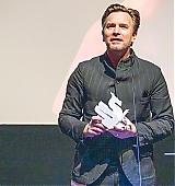2024-01-31-Receives-the-Honorary-Dragon-Award-At-Gothenburg-Film-Festival-006.jpg