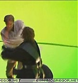 Star-Wars-Episode-III-Revenge-of-the-Sith-DVD-Extras-Becoming-Obi-Wan-227.jpg