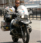 2004-07-29-Ewan-McGregor-and-Charley-Booman-Complete-2000-Mile-Motorbike-Journey-009.jpg