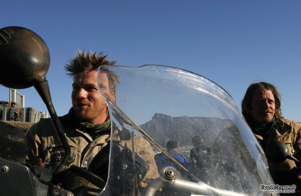 2007-08-04-Ewan-McGregor-and-Charlie-Boorman-Arrive-in-Cape-Town-035.jpg