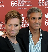 2009-09-08-66th-Venice-Film-Festival-The-Men-Who-Stare-At-Goats-Photocall-006.jpg