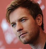 2009-09-08-66th-Venice-Film-Festival-The-Men-Who-Stare-At-Goats-Photocall-102.jpg