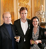 2010-01-01-Ewan-McGregor-Awarded-The-Title-Chevalier-Des-Arts-Des-Lettres-021.jpg