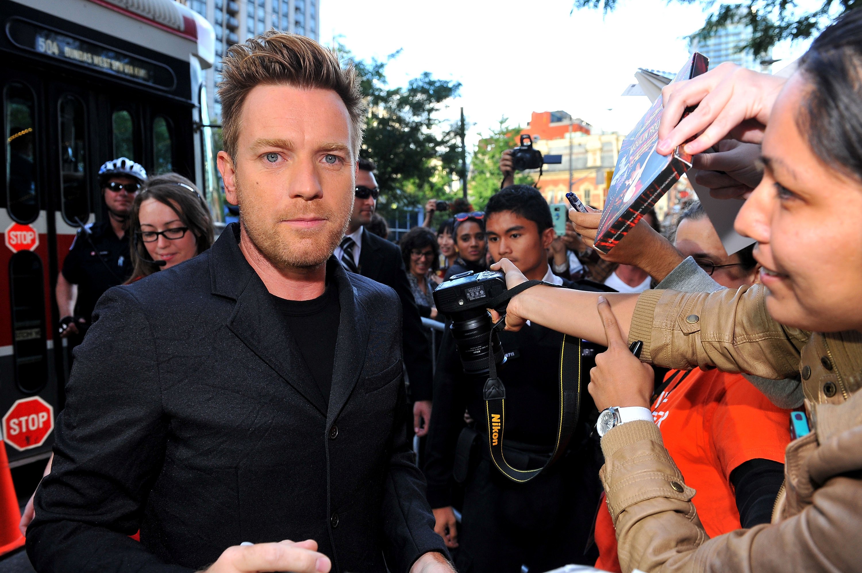 2012-09-09-TIFF-The-Impossible-Premiere-030.jpg