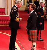 2013-06-28-Ewan-McGregor-Receives-Officer-Of-the-Most-Excellent-Order-of-The-British-Empire-028.jpg