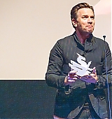 2024-01-31-Receives-the-Honorary-Dragon-Award-At-Gothenburg-Film-Festival-010.jpg